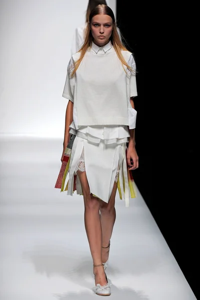 Look 12